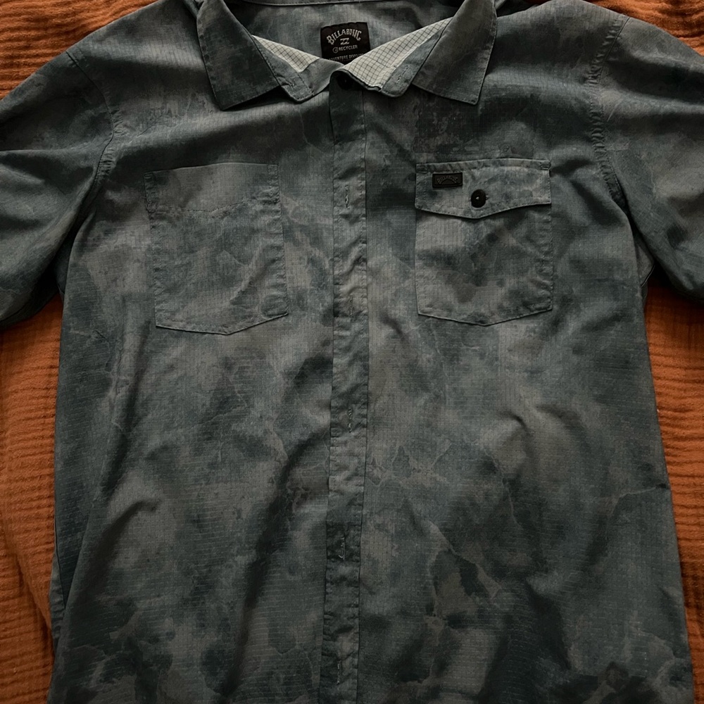 Billabong Men's Washed Teal Short-Sleeve Button-Down Shirt - Picture 1 of 2